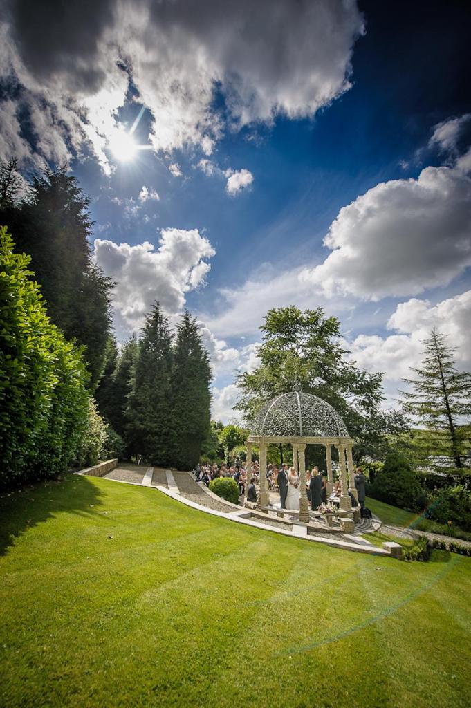 The Saddleworth Hotel Diggle Екстериор снимка