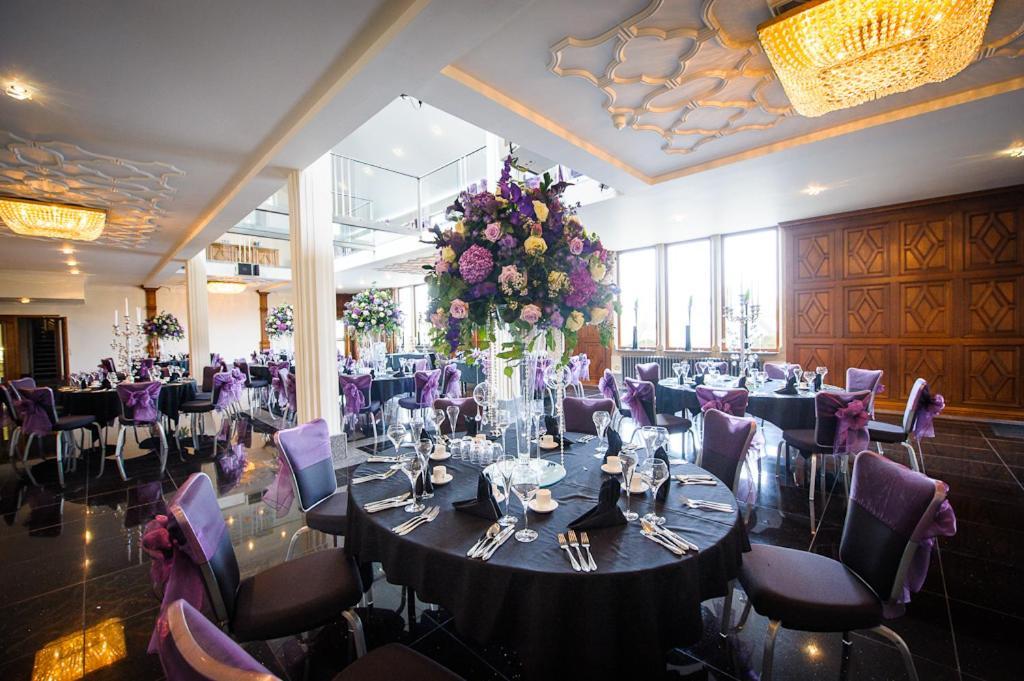 The Saddleworth Hotel Diggle Екстериор снимка