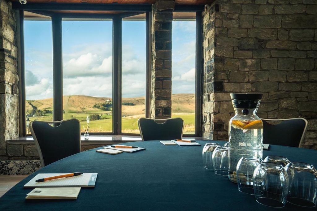 The Saddleworth Hotel Diggle Екстериор снимка