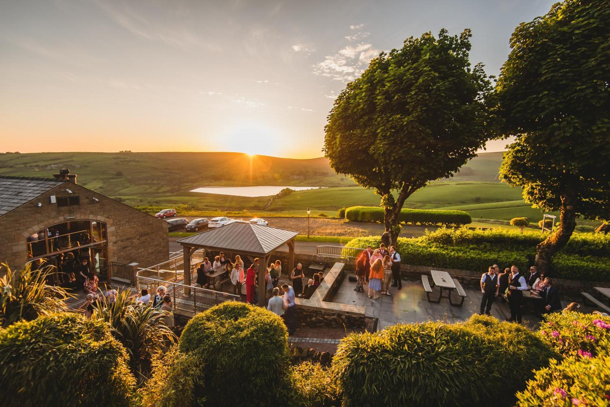 The Saddleworth Hotel Diggle Екстериор снимка