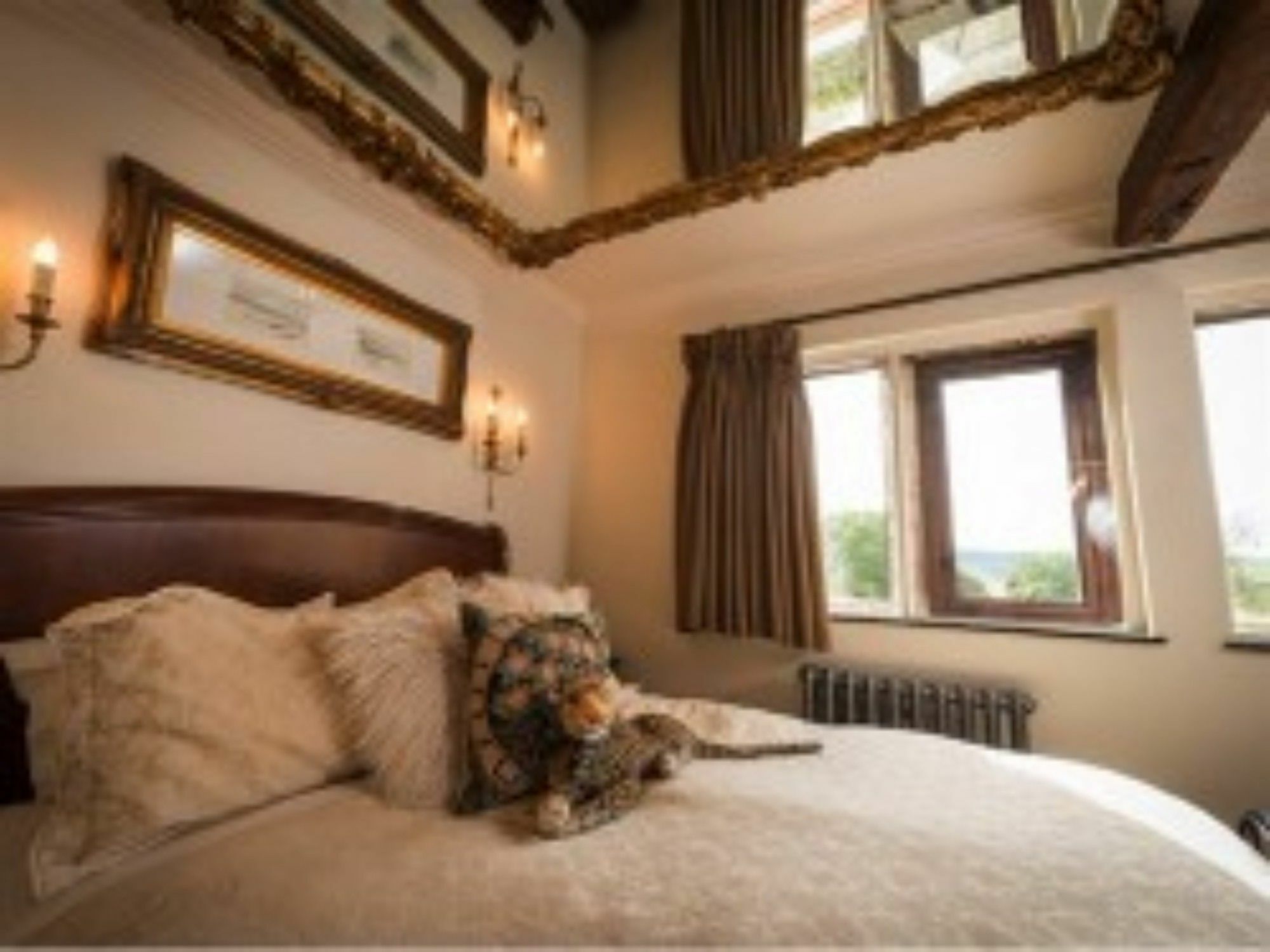 The Saddleworth Hotel Diggle Екстериор снимка